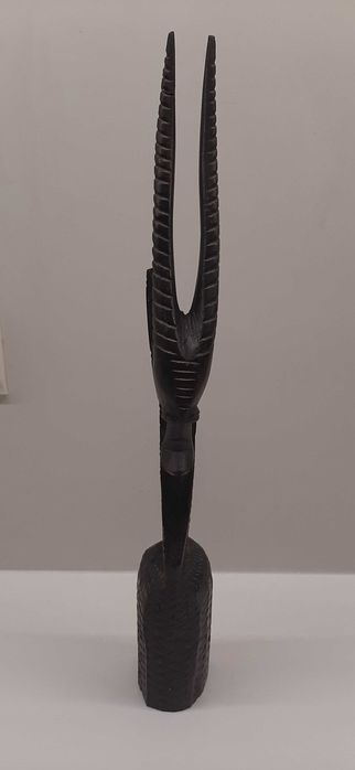 Estatua africana animal