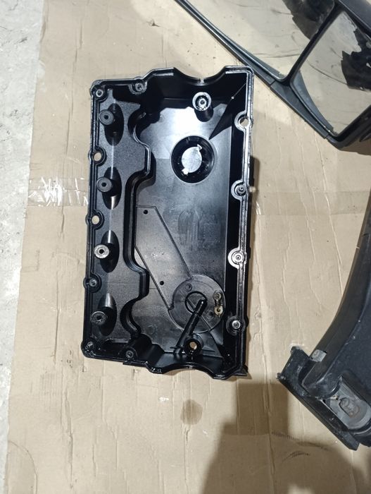 Клапанная крышка Skoda Octavia A5 Volkswagen Audi Seat 1.9 2.0 TDI