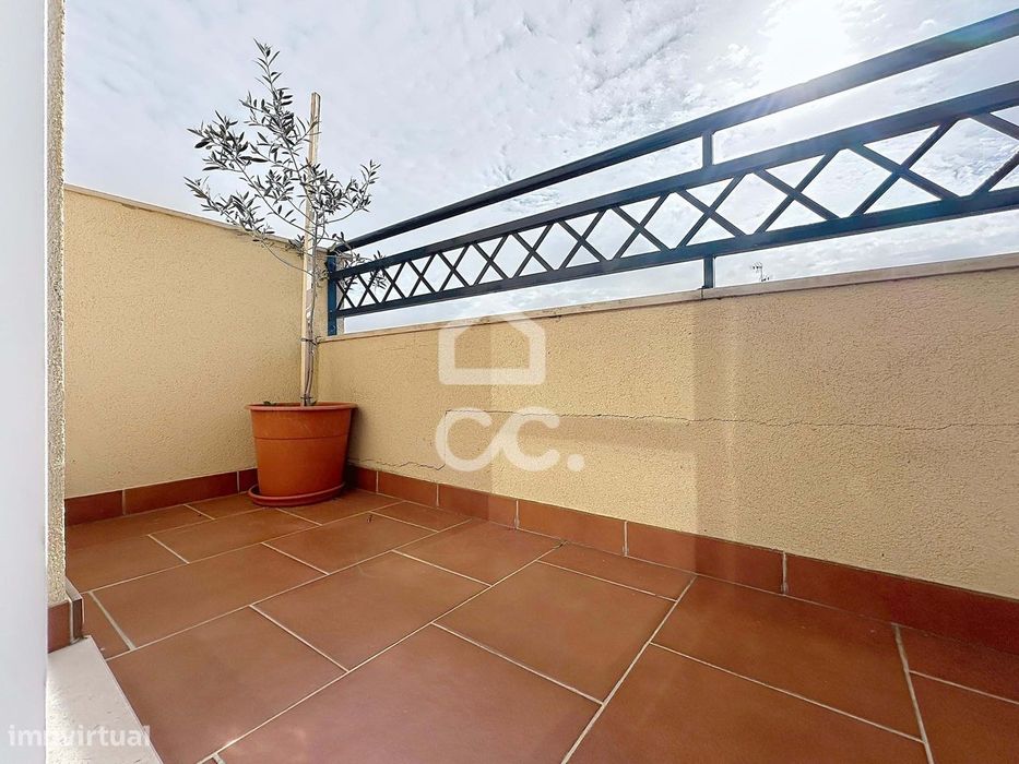Apartamento T3 Moderno com Open Space, 3 Varandas e Suite