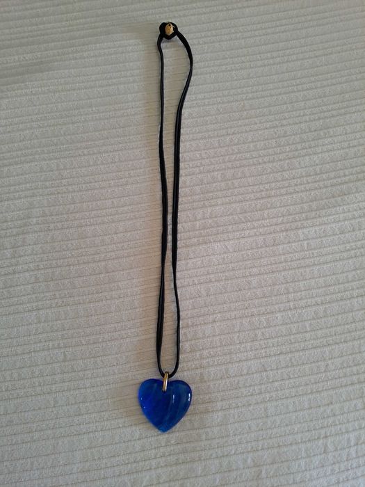 Fio com pendente em vidro