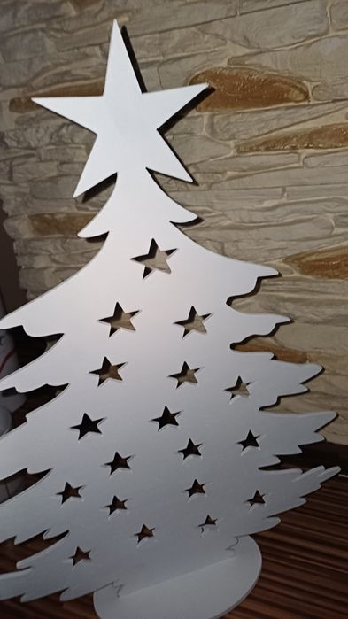 Drewniana choinka biała gwiazdki