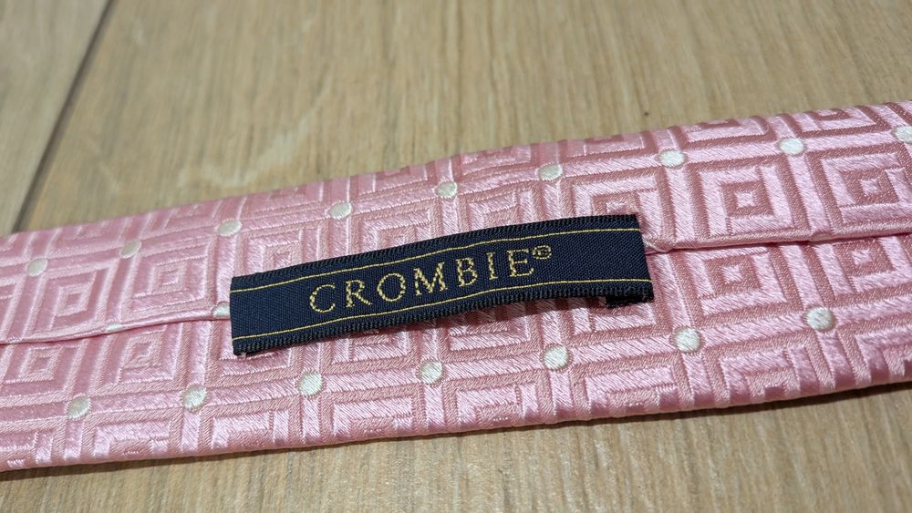 Crombie krawat pudrowy róż różowy jedwab jedwabny Made in Italy brytyjski