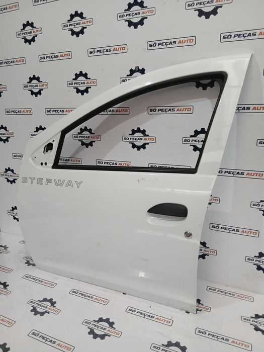 PORTA FRENTE ESQUERDA BRANCA DACIA SANDERO STEPWAY 0.9TCE ANO: 2013