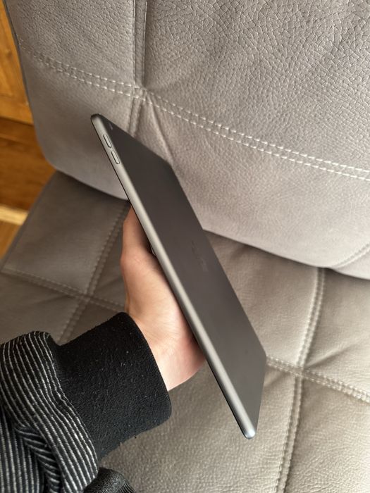 Apple iPad 7 32 gb Wi-Fi Планшет Стан як новий