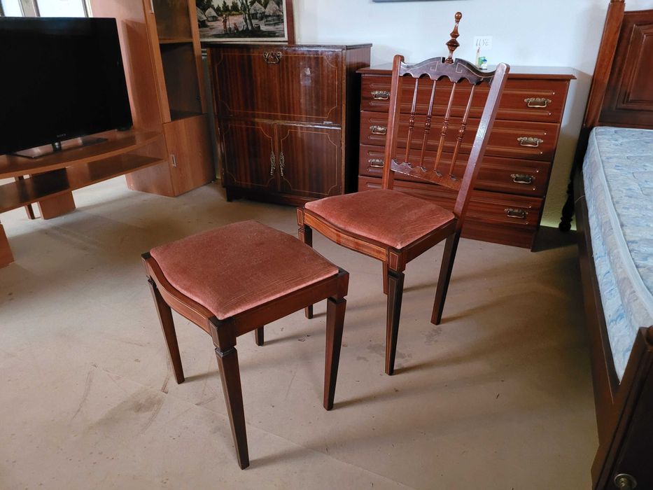 Chair and Stool Set – Excellent Condition64584266223235120