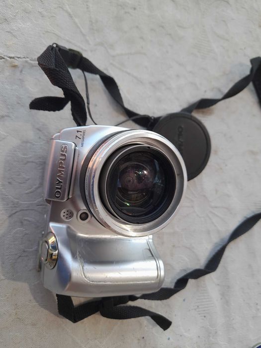 maquina de foto e video olympus em otimo estado.