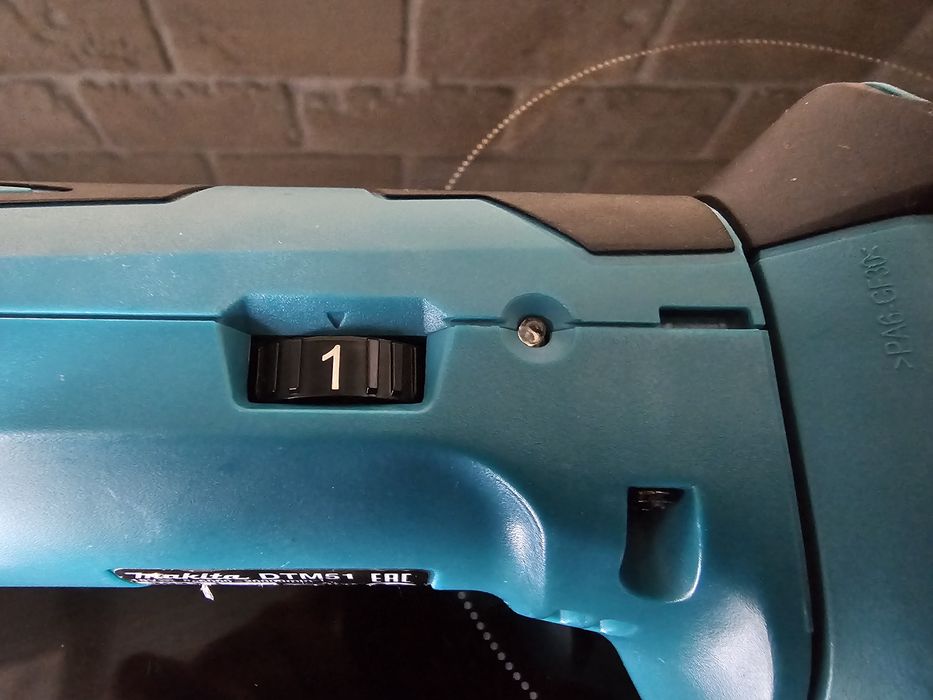 Makita  DTM51 Multi-Tool  Urządzenie Wielofunkcyjne