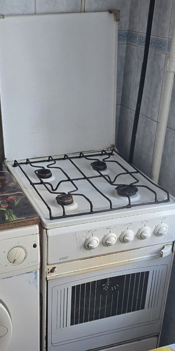 Продам газову плиту
