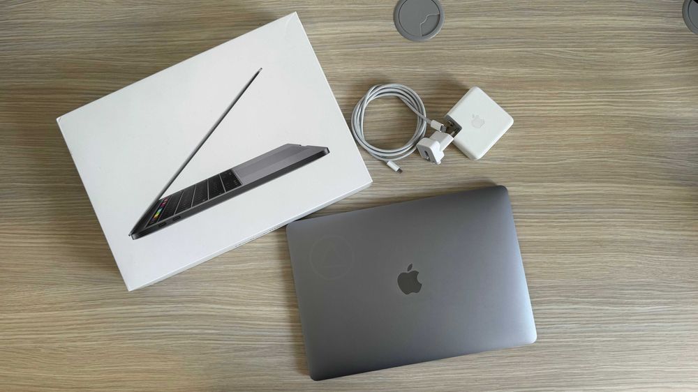 Macbook Pro Model A1989 z 2019 roku Touchbar I7 16GB