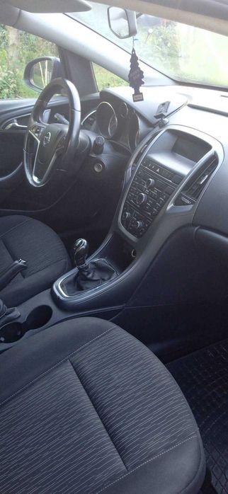 Sprzedam Opel astra J 2013