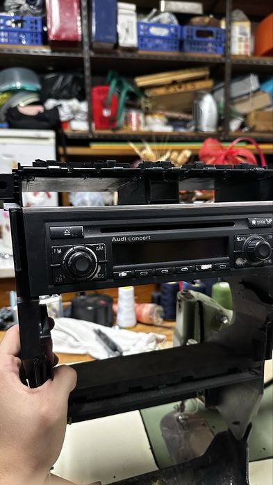 DIN 1 + rádio Audi A4 B6