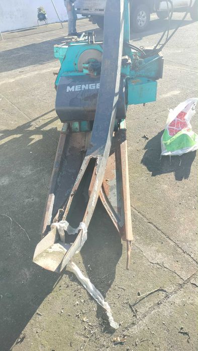 Ensiladora de milho Mengele MB300