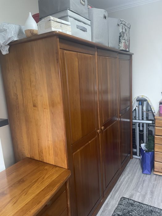 Roupeiro / Guarda Fatos 3 Portas Cerne - Madeira Maciça