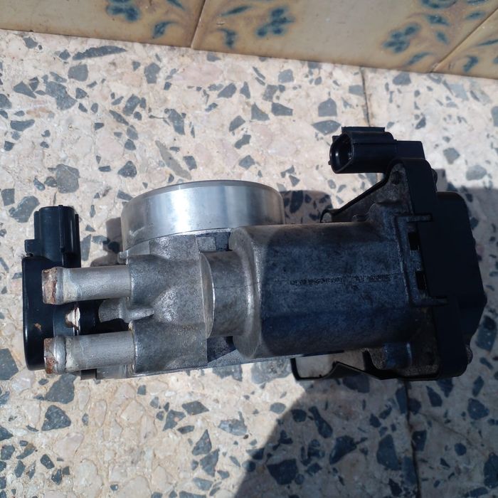 Vendo borboleta de admissao jaguar X type 3.0 v6 tbm da para um 2.5