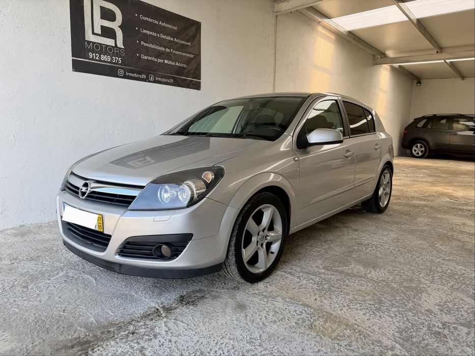 Opel Astra 1.3 CDTI 90cv - Desde 120€ Mês