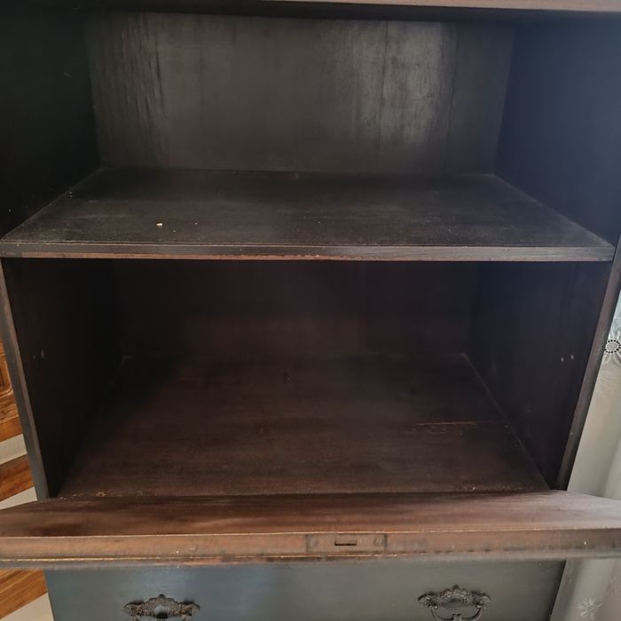 Móvel antigo tipo escrevinha com três gavetas