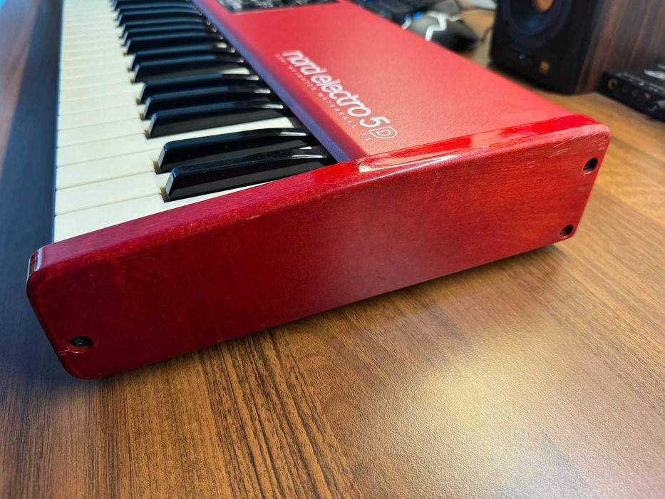 Nord Electro 5D 73 klawisze