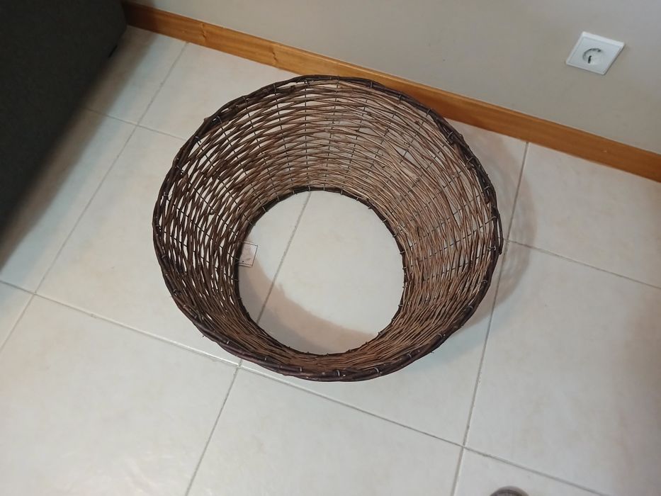 Base em verga para arvore de natal ou revestir vasos