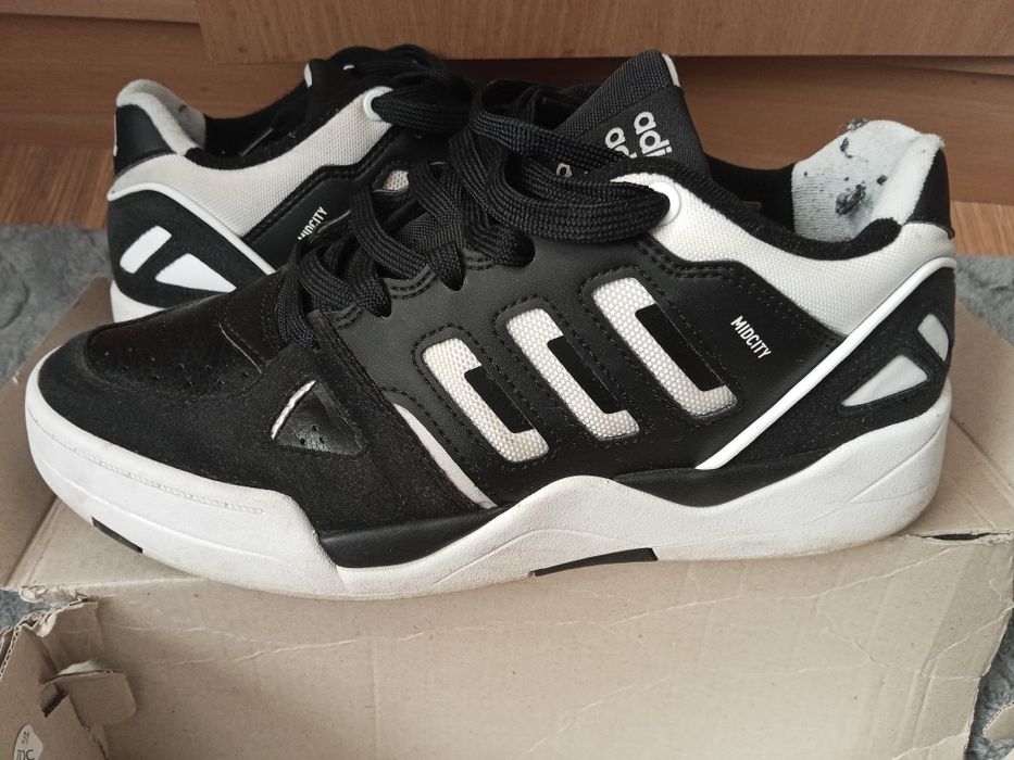 Sprzedam adidasy r42