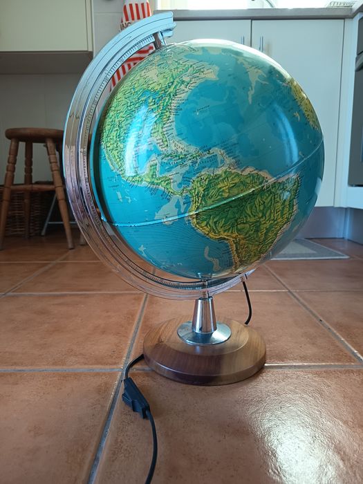 Globo terrestre - candeeiro - baixa de preço