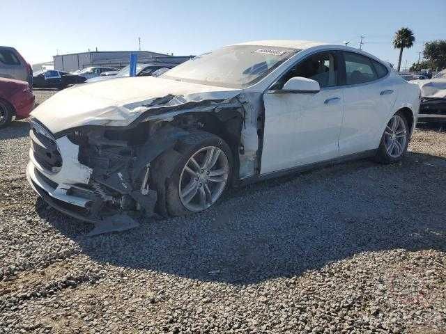 Розбірка Tesla Model S (2013), фара, капот, крило, бампер, двері