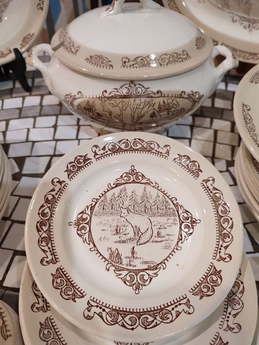 Столовый обеденный фаянсовый сервиз "Охота" Каменный Брод. 1963г. СССР