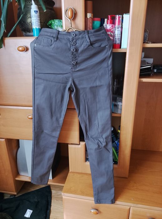 Ubrania do sprzedania