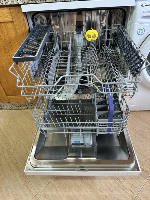 Máquina de Lavar Loiça Beko MDFN26431W – 14 Talheres | Classe A+++