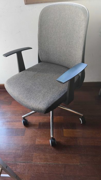 Secretaria e cadeiras