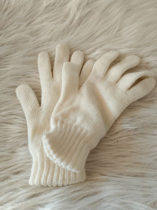 Kremowe rękawiczki