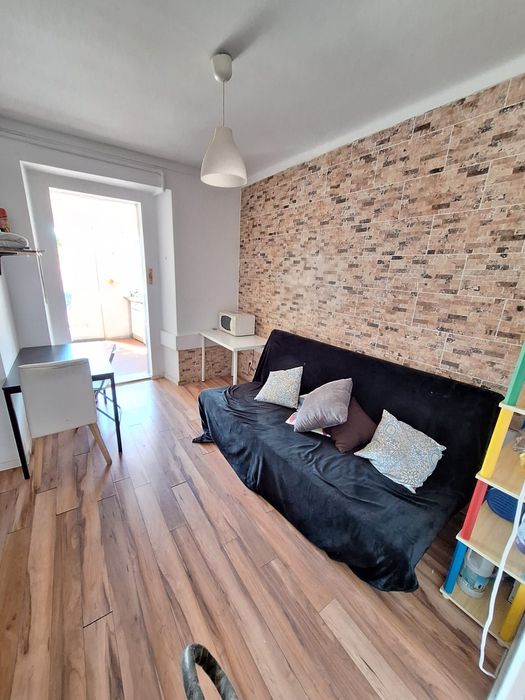 Quarto casal na GRAÇA. Centro Lisboa. Entrada imediata.