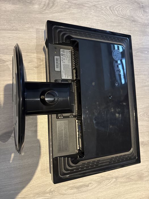 Monitor LG Flatron Wide L196WTQ-SF