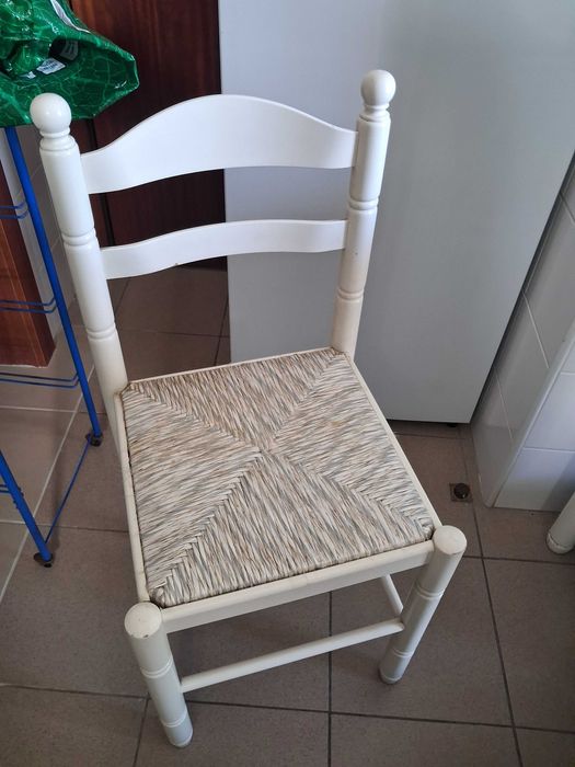 Conjunto Mesa de Cozinha Extensível (110-170cm) + 4 Cadeiras