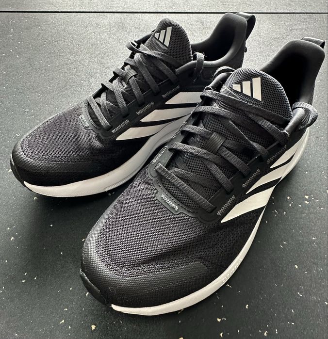 Sapatilhas Adidas Runblaze Tamanho 44