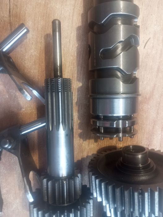 Skrzynia biegów Ducati 600 / M600  wodziki wałek tryb programator