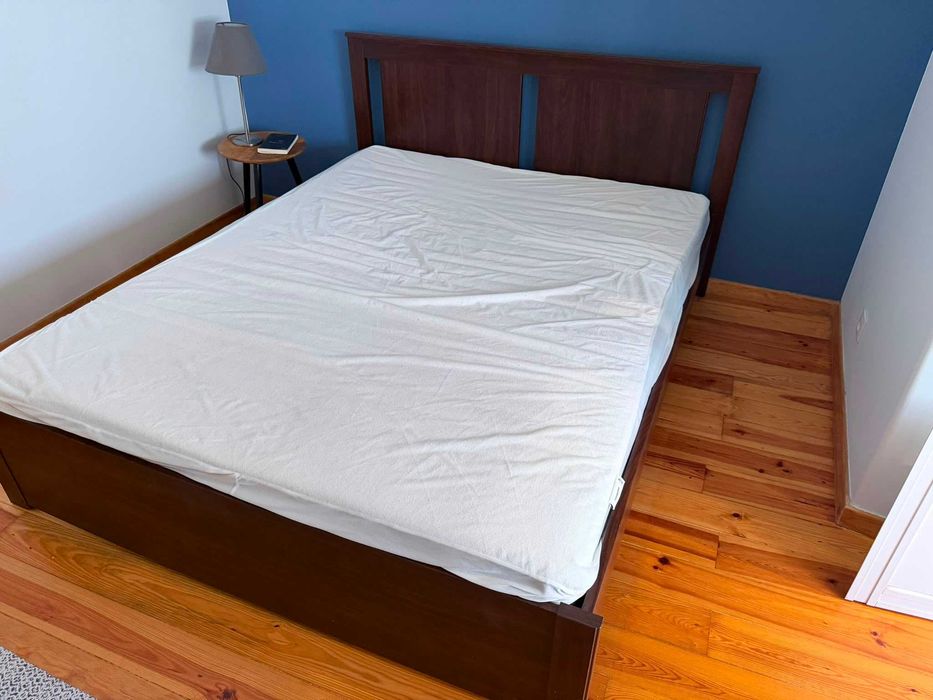 Cama para venda - estrado em madeira e colchão IKEA Morgedal