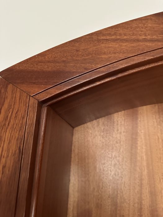 Wnęka z litego drewna meranti