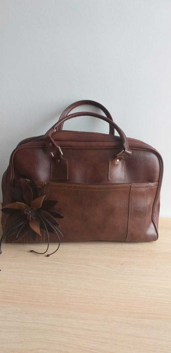 Skórzana retro torba podróżna.