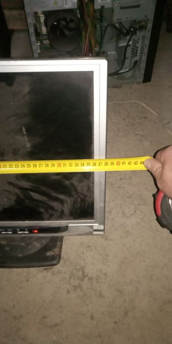 Монітор старенький але робочий