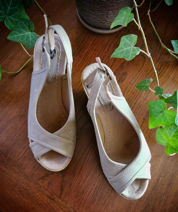 Sandały damskie beżowe, kremowe