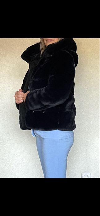 Casaco pêlo azul com capuz