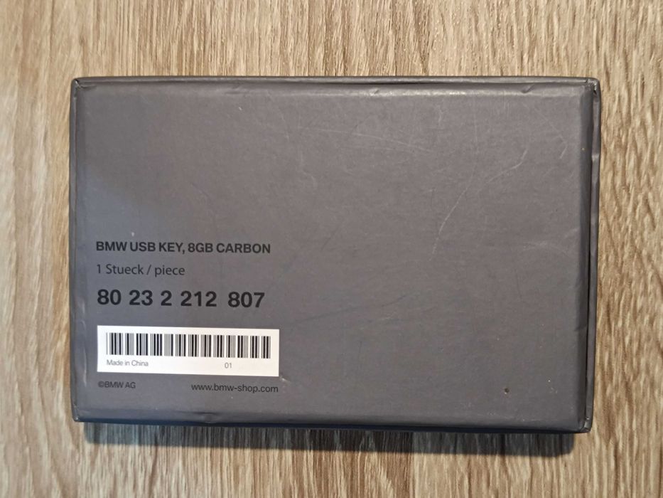 Pendrive BMW w kształcie pilota 8 GB Carbon
