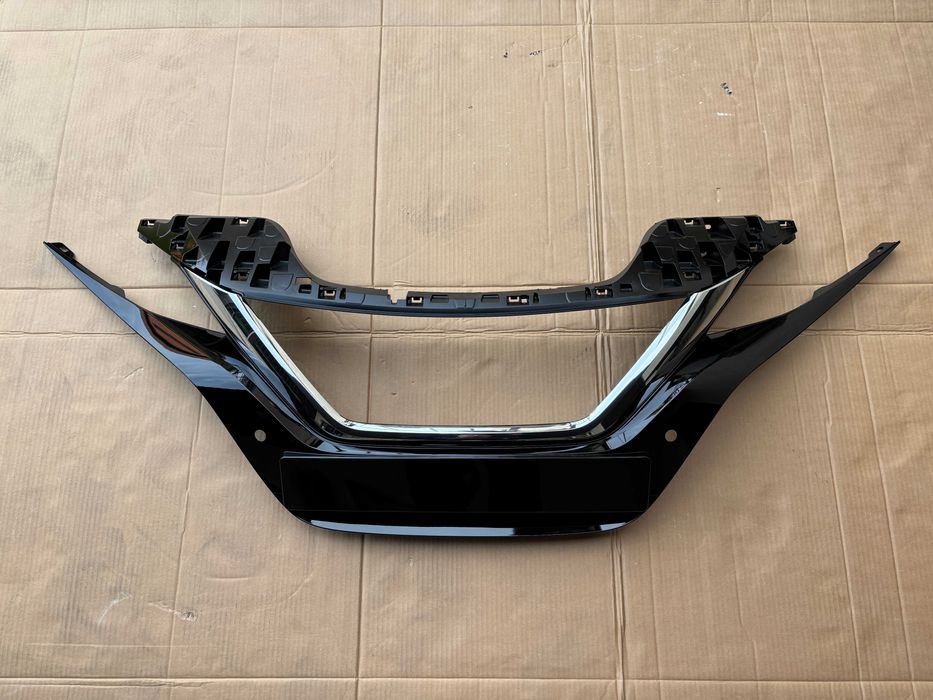 Молдинг бампера Nissan Leaf 2018-