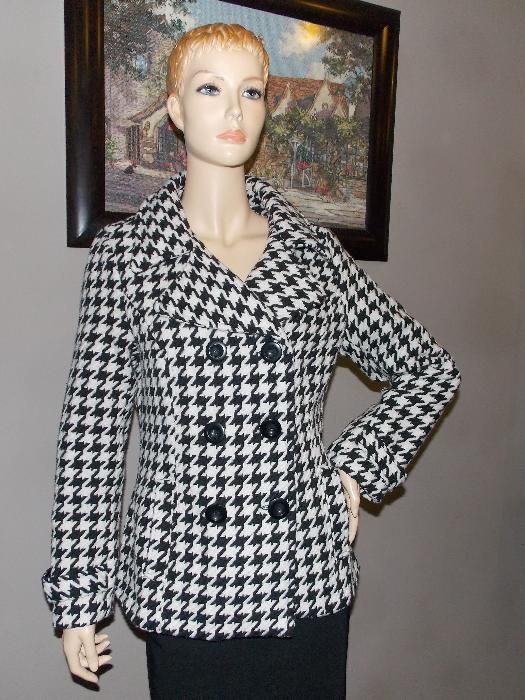 Znakomita Kurtka biało czarna