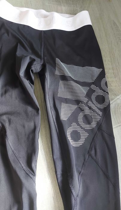 Calças Adidas originais como novas