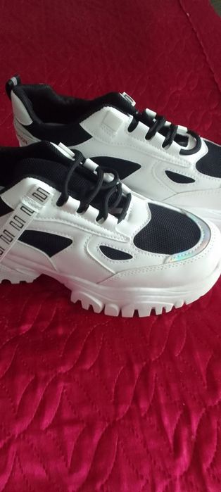 Женские кроссовки 40-41  р