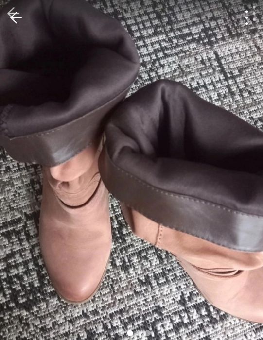 Botas de cano médio , pele macia, marca Aldo