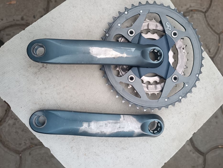 Комплект алюминиевых шатунов Hollowtech Shimano FC-M571 с кареткой