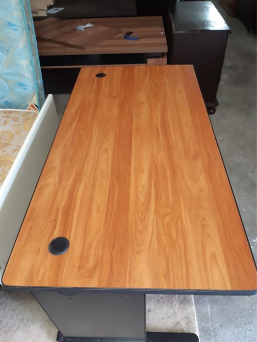 Mesa em madeira de escritorio