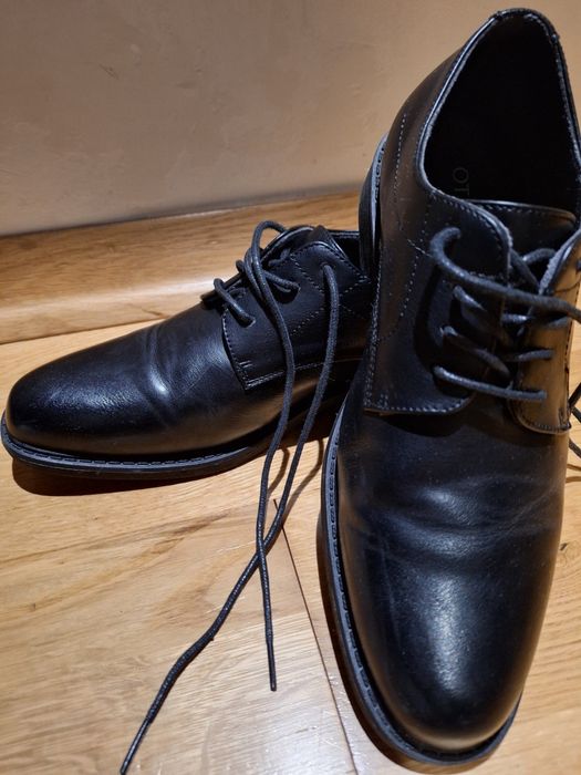 Buty chłopięce wizytowe czarne rozm 38.